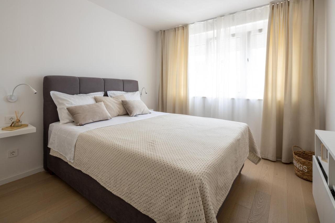 Apartment Nova 4* Dugi Rat Esterno foto